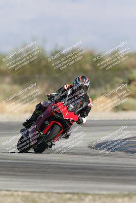 media/Oct-13-2025-Moto Forza (Mon) [[a66d839500]]/3-B Group/Session 3 Turn 2/